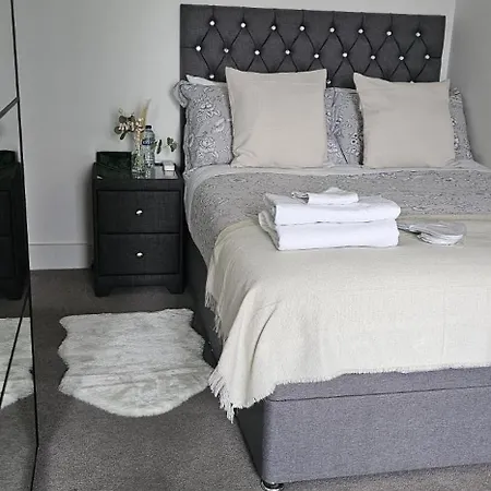 A Spacious Double Room In Bromley-By-Bow London Exterior photo