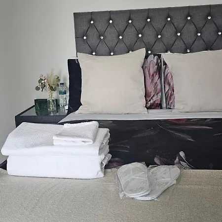 A Spacious Double Room In Bromley-By-Bow London Exterior photo