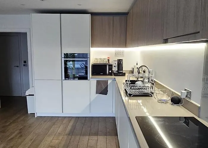 A Spacious Double Room In Bromley-By-Bow