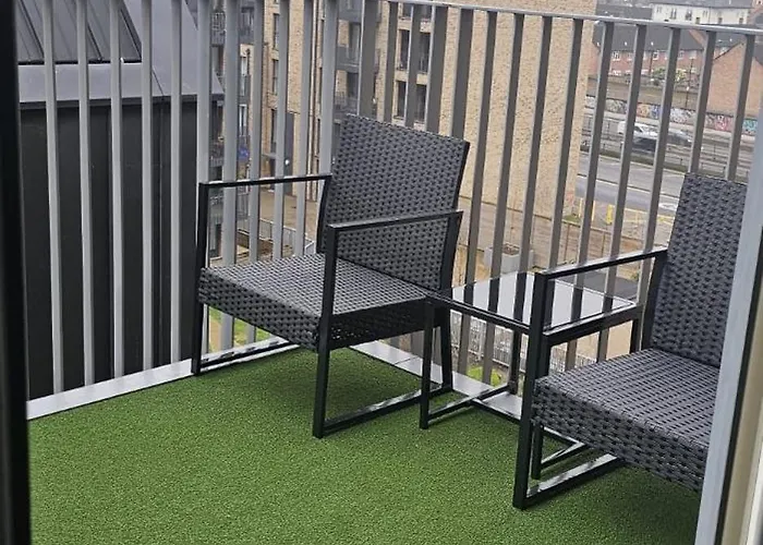 A Spacious Double Room In Bromley-By-Bow